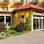 Bursztyn - Bernstein & Wellness Hotel Dąbki