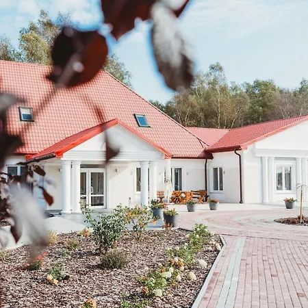 Отель Bursztyn - Bernstein & Wellness Домбки