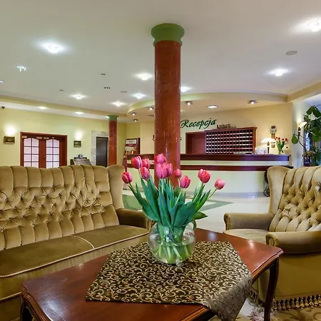 فندق Bursztyn - Bernstein & Wellness 4*