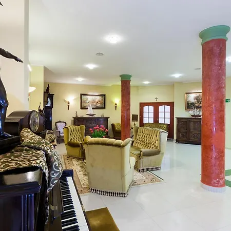 Отель Bursztyn - Bernstein & Wellness Домбки