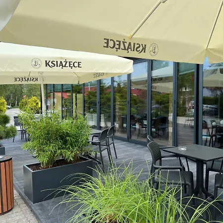 Отель Bursztyn - Bernstein & Wellness Домбки