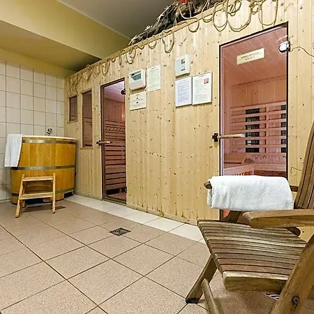 Bursztyn - Bernstein & Wellness ドンプキ