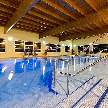 Bursztyn - Bernstein & Wellness 4* ドンプキ