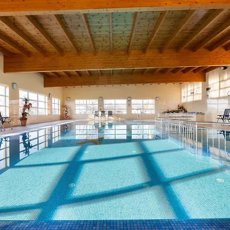 Bursztyn - Bernstein & Wellness فندق