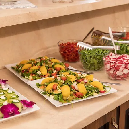 Отель Bursztyn - Bernstein & Wellness