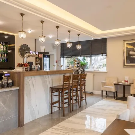 فندق Bursztyn - Bernstein & Wellness دومبكي