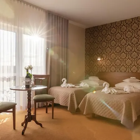 Bursztyn - Bernstein & Wellness ホテル 4*