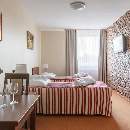 فندق Bursztyn - Bernstein & Wellness دومبكي